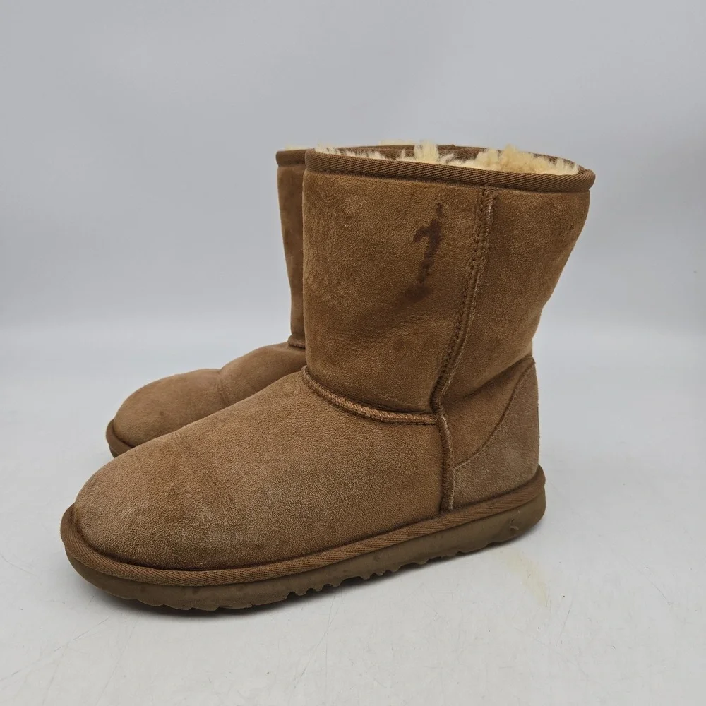 UGG Classic II Girl's Boot‎ Size 5 Chestnut Brown Womens 7 (1017703K)